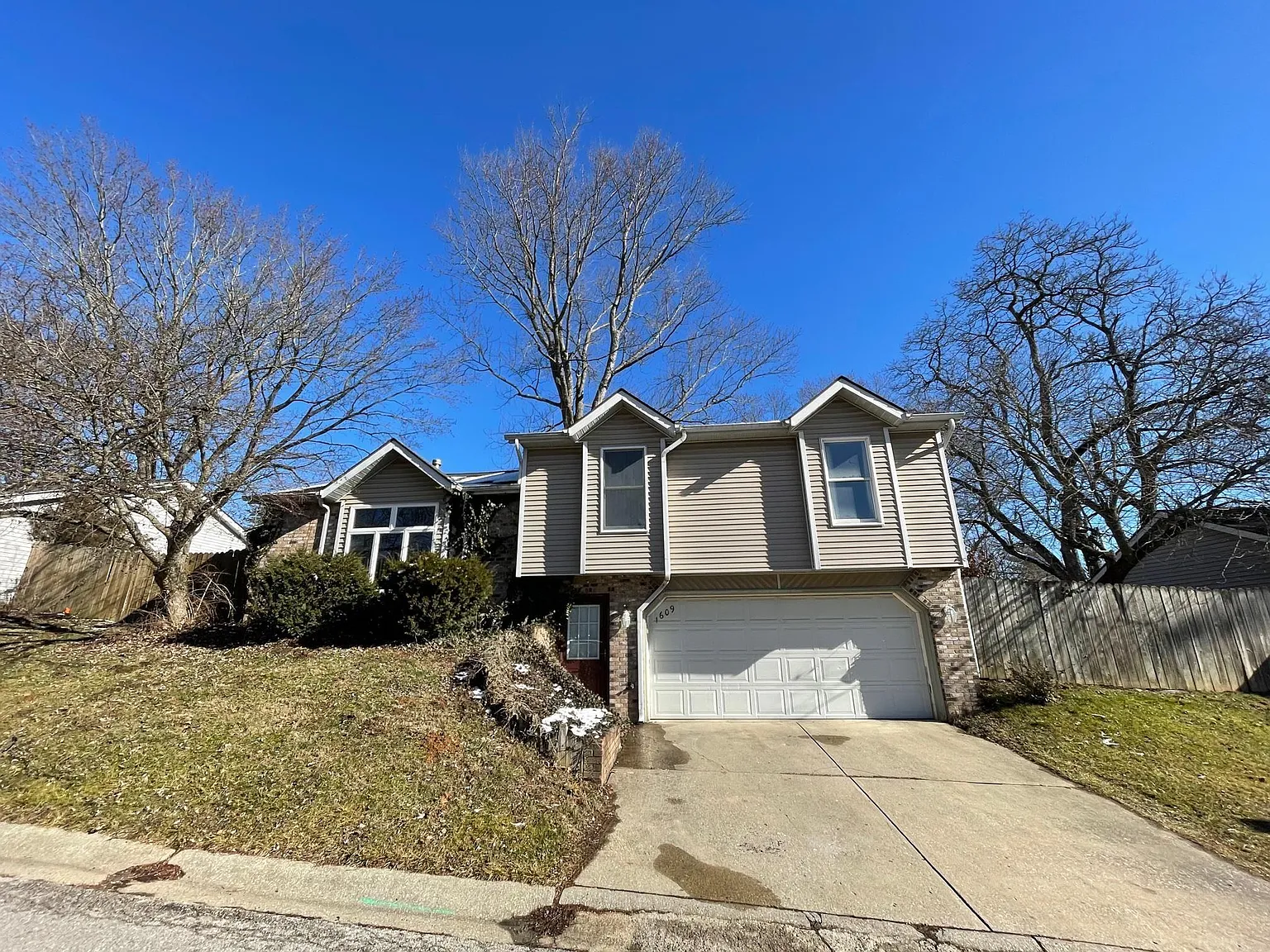 1609 S Highland Ave photo 1