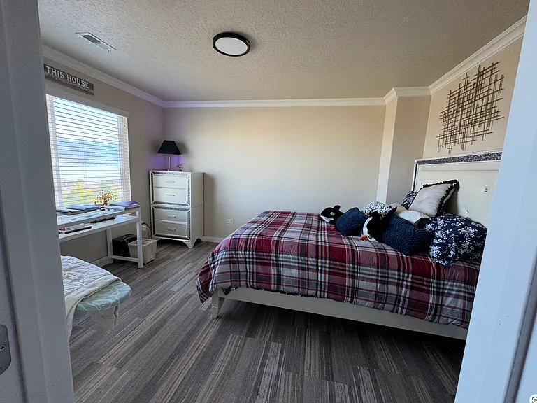 242 W Kestrel Dr — Photo 10
