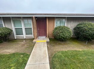 935 Minnewawa Ave APT C, Clovis, CA