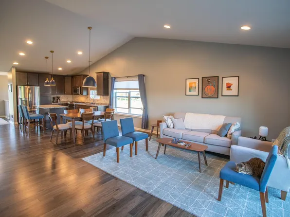 655 Stonegate Cir, Waconia, MN 55387