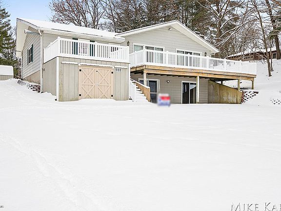 3rd image of 7944 W Pine Grove Beach Dr