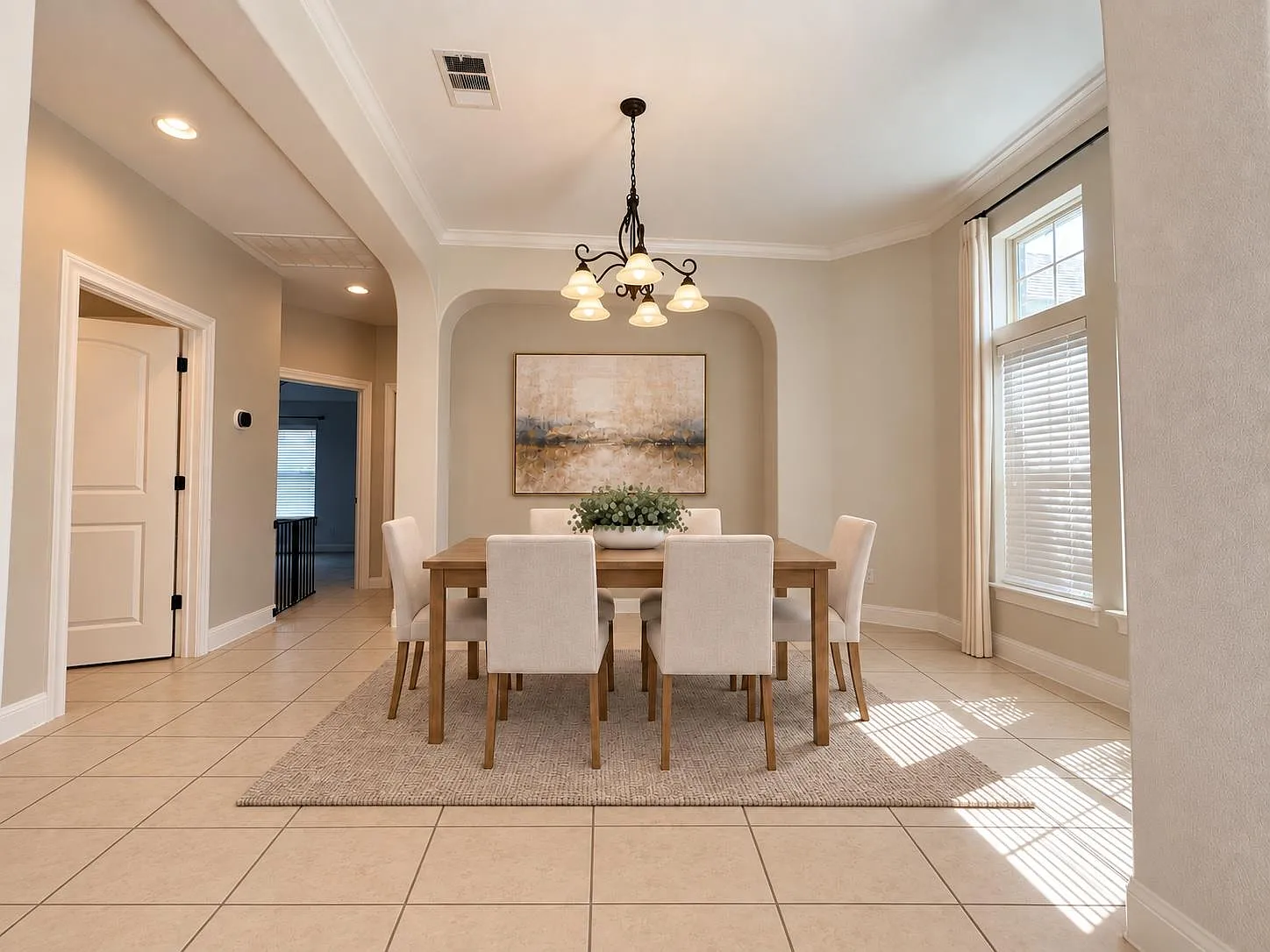 4 bed, 2.0 bath, 2282 sqft, $2,695 — Photo 4