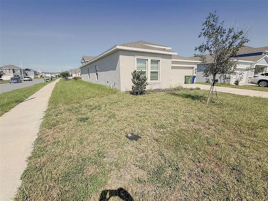 4 bed, 2.0 bath, 1935 sqft, $2,000 — Photo 3