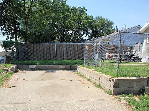 4th image of 4110 Glenn Ave