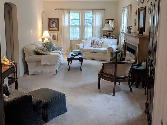 hardwood floors under carpet