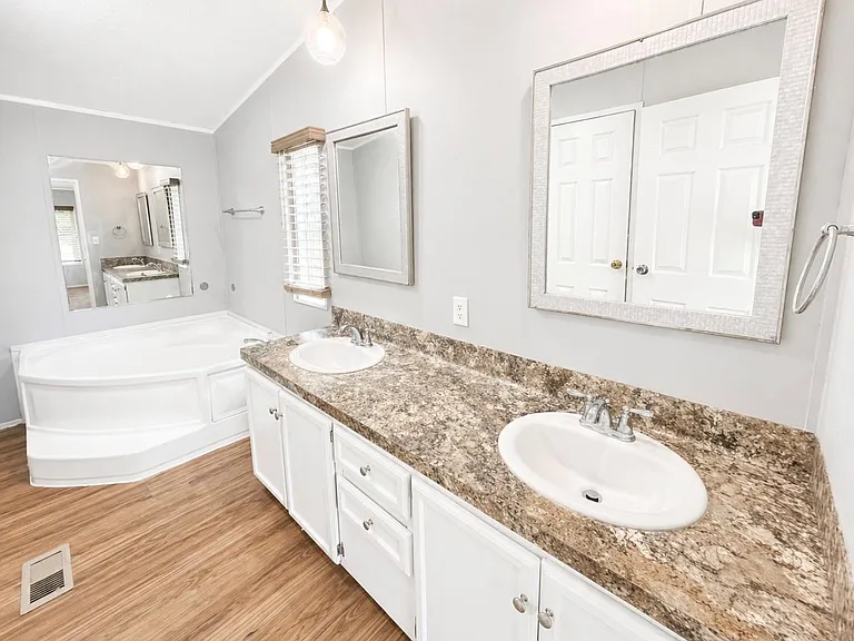 33114 McKinley Cir — Photo 8