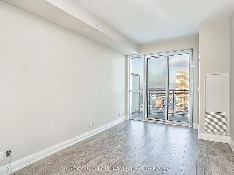 15 Lynch St #2202 — Photo 7