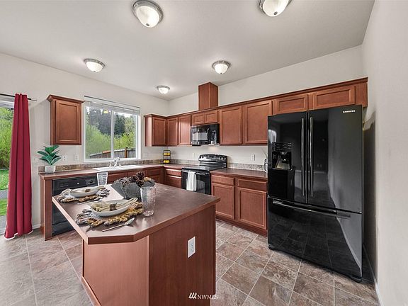 4th image of 556 Beaver Blvd #2