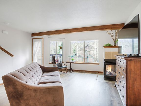 3rd image of 255 Kestrel Lane UNIT 255
