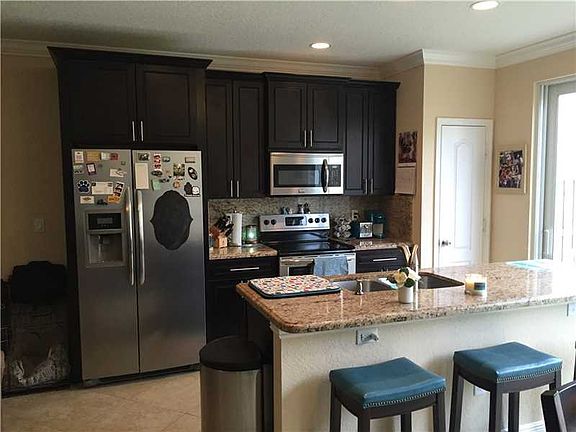 4th image of 3217 Johns Pl