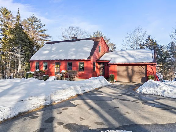 3rd image of 208 Youngs Point Road