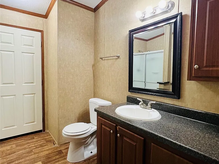 16381 Hunters Green Dr — Photo 17