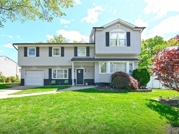 45 Longworth Avenue, Dix Hills, NY 11746