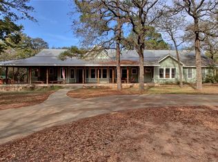 264 Pony Express Dr, Smithville, TX 78957
