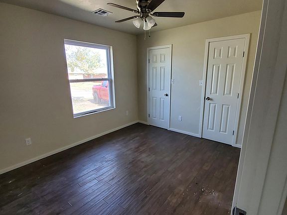 5th image of 4016 Larkwood Dr