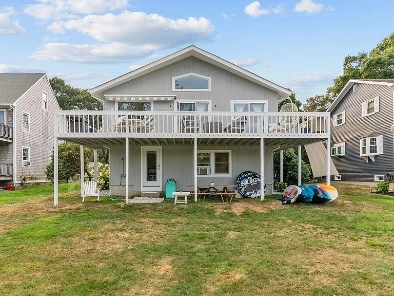 93 Riverside Dr — Photo 2