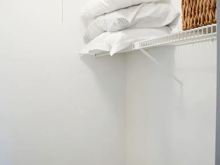 Walk-In Closet | Trailpoint Apartments at The Woodlands
