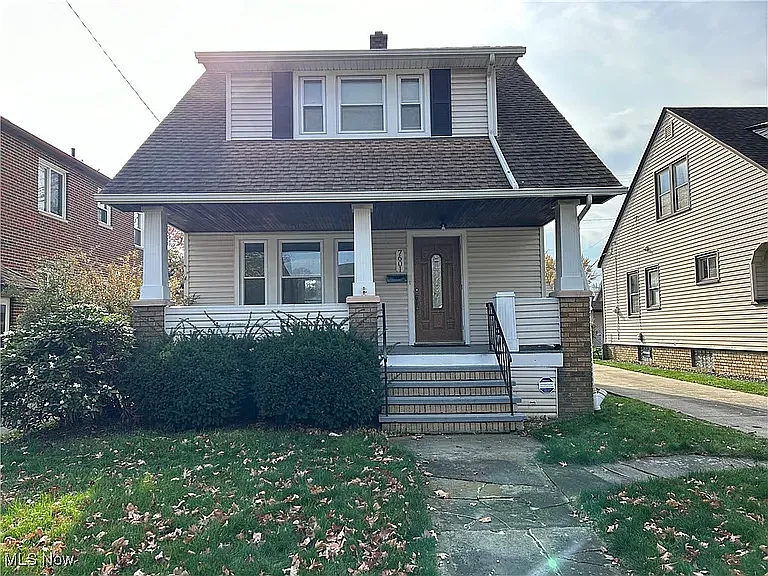 3 bed, 1.5 bath, 1884 sqft, $2,150 — Photo 1