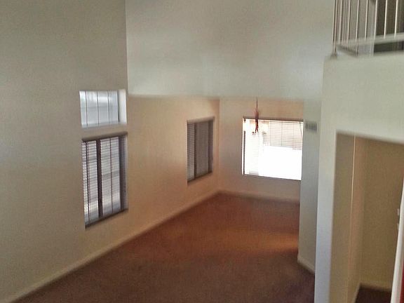 5th image of 1039 E Brentrup Dr