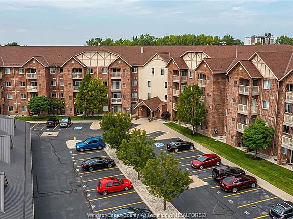 4th image of 3160 Wildwood Dr #309