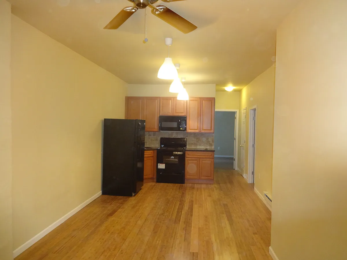 Building Photo - 210 W Zeralda St #A
