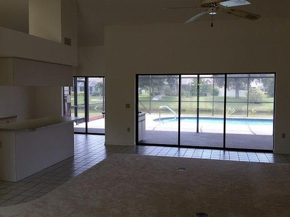 4th image of 258 Mark Twain Ln