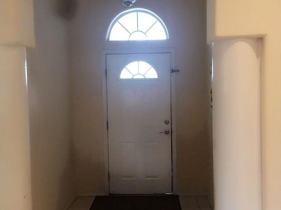 2nd image of 128 W Longoria Dr