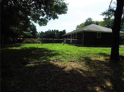 2nd image of 460 Spotswood Englishtown Rd