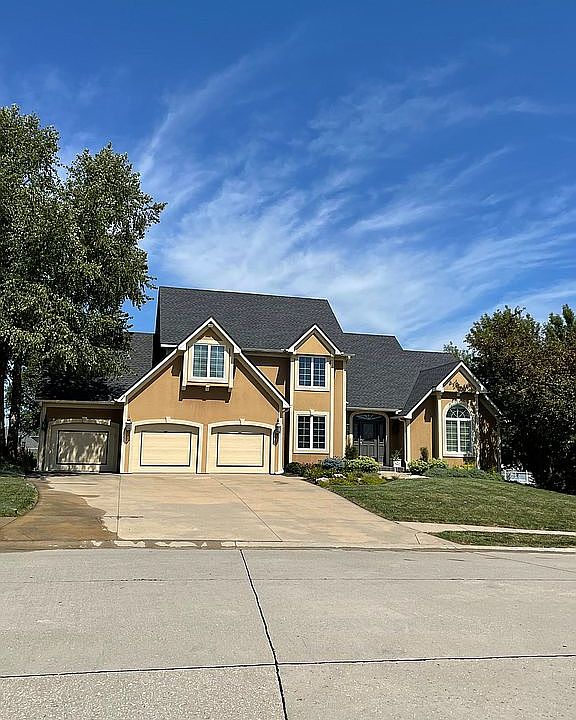 1st image of 4801 N Lakewood Dr