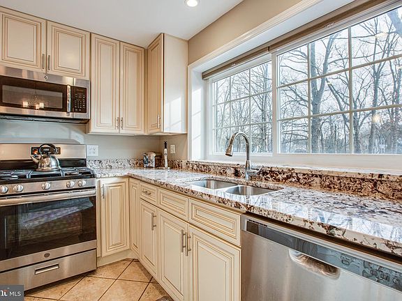 5th image of 13203 Oak Farm Dr