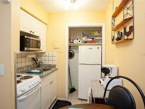 5th image of 908 Villas Dr Unit 58