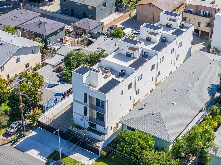 714 N Chestnut Ave — Photo 42