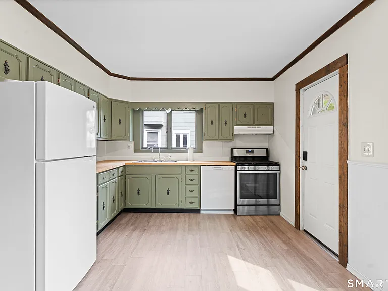 44 Bigelow Ave — Photo 16