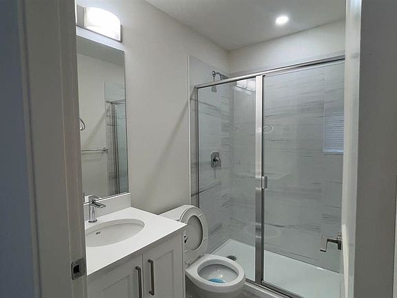 3rd image of 1419 McCallum Rd #4