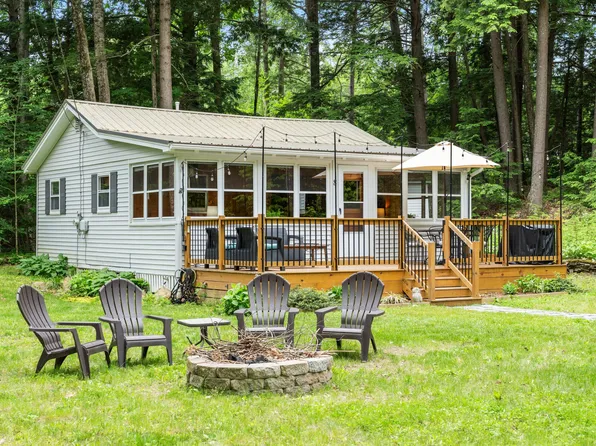 8 N Lakeview Drive, Litchfield, ME 04350