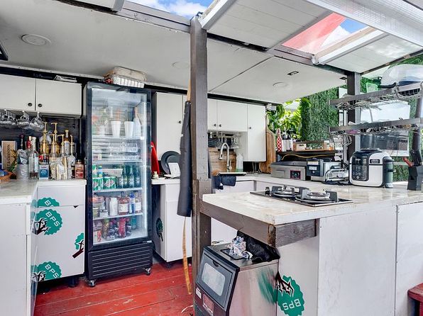 miami-florida-2057620878 picture