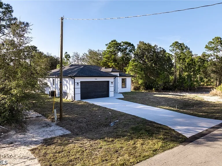 566 Eisenhower Blvd — Photo 2