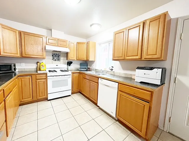 2104 SE Polar Star Way — Photo 11