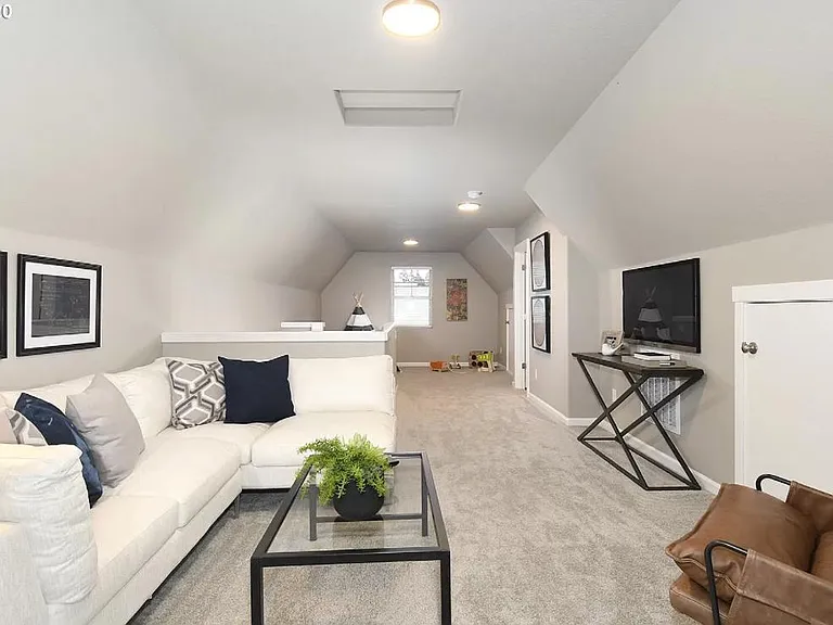 8067 NE Sabo St — Photo 23