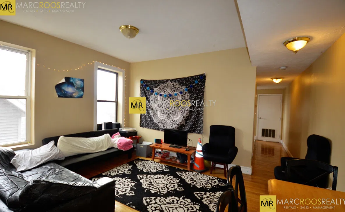 4 bed, 9999 sqft, $4,500 — Photo 2