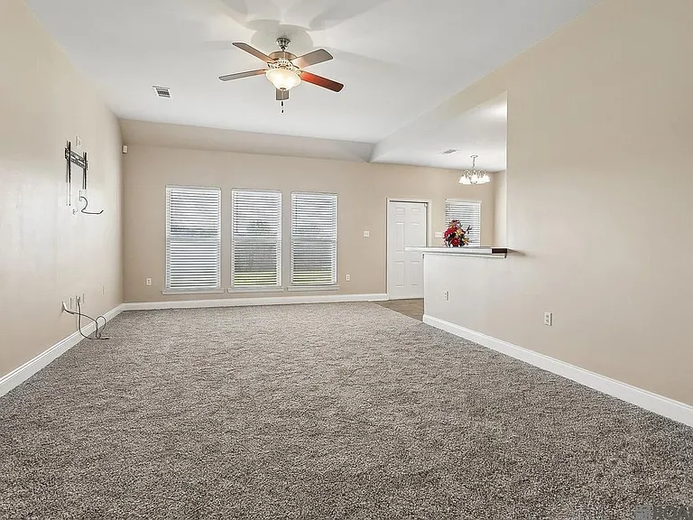 11176 Merlo Dr — Photo 3