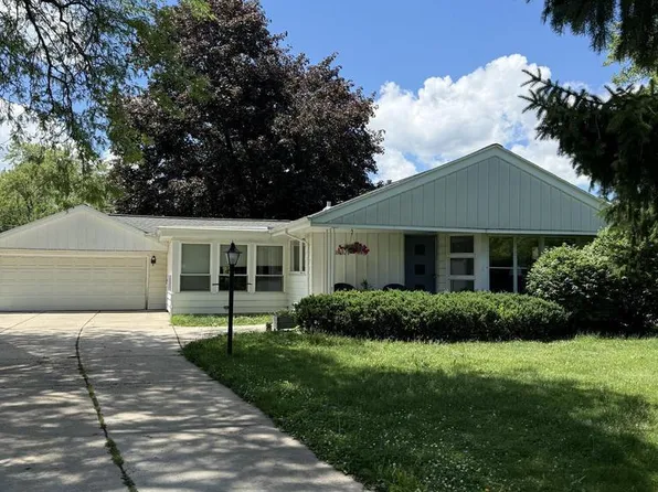 2945 Cottonwood COURT, Brookfield, WI 53005