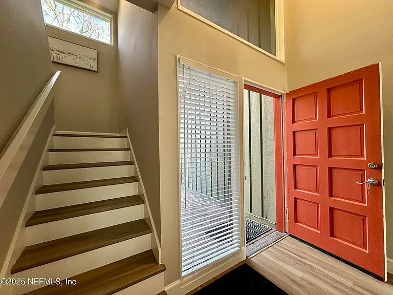 9942 Sawgrass Dr E — Photo 22