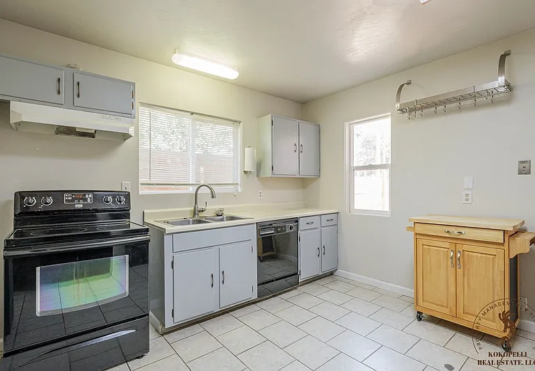 540 W 8th St — Photo 6