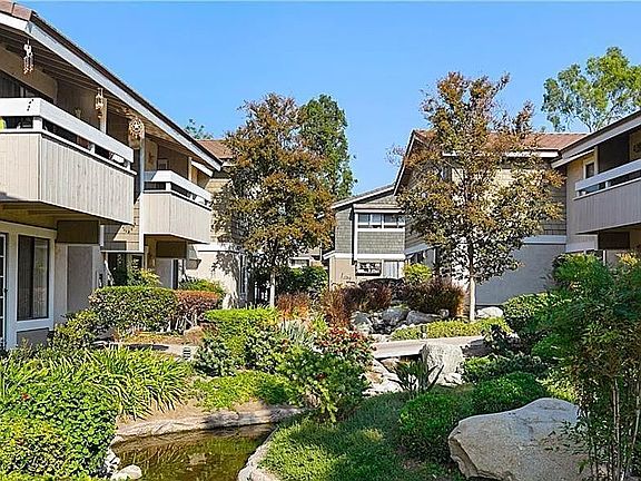 2nd image of 220 Springview