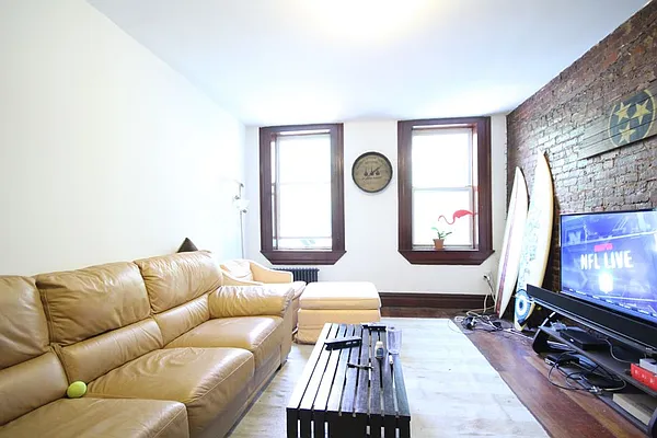 Rented by Dynamik Realty | media 21