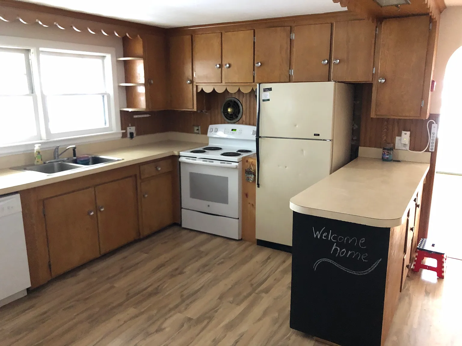3 bed, 1000 sqft, $2,300 — Photo 4