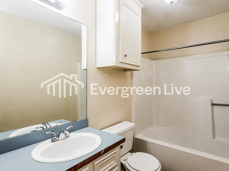 821 Willoway Cv E — Photo 12