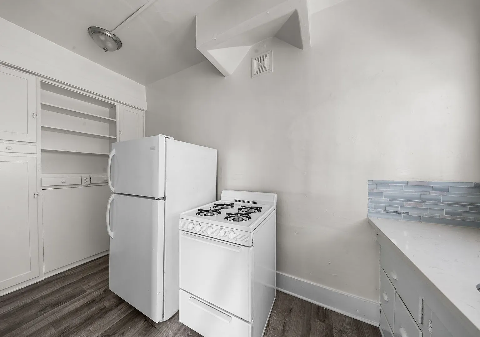 278 Falcon Ave. — Photo 3