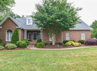 7700 Haw Meadows Dr, Kernersville, NC 27284